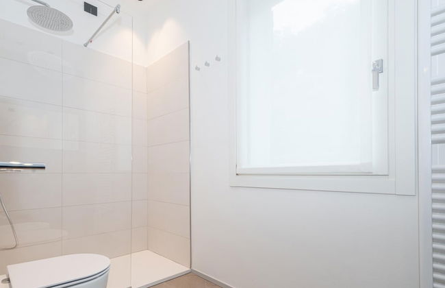 Luxury 2 in Como With 2 Bedrooms and 2 Bathrooms - Photo 27