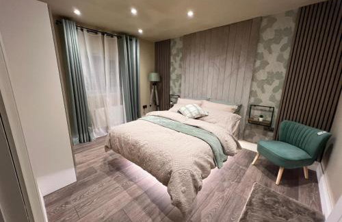 2 bedroom self catering detached outhouse with garden area - Photo 9