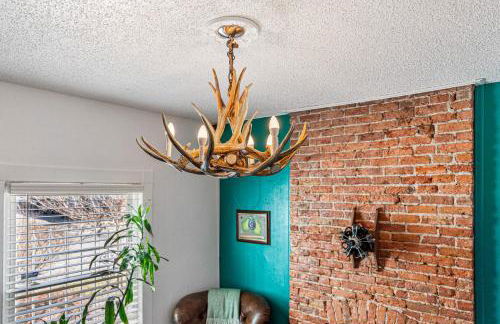 HOT TUB Firepit Pool Table Patio Cozy Downtown Denver - Foto 32