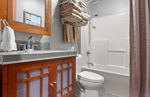 Falling Waters at Rumbling Bald - Foto 28