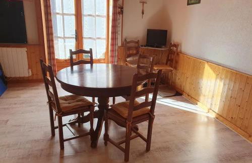 Maison charmante avec vue sur la montagne à Saint-Anthème - Foto 13