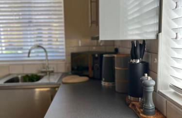 The Shack - Thatched Self Contained Annex - Photo 20