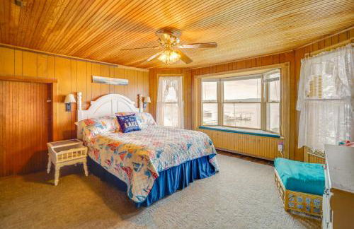 Waterfront Alanson Cottage with Dock and Lake Access! - Foto 11