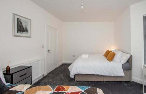 Modern 4 Bedroom House Sleeps 10 Free Parking Liverpool - Foto 60