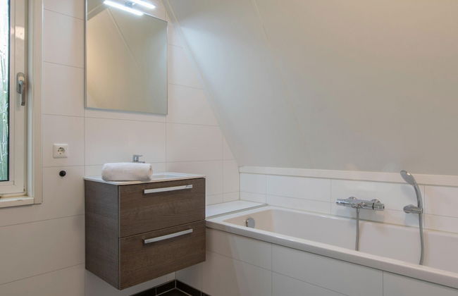 Cozy Woodland Getaway - Photo 7