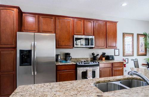 Luxury Disney Villa 5BR With Private Pool and Spa (4 Miles from Disney) - Foto 8