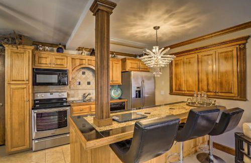 Historic Cedar Hill Mansion on Large Farm with Pool! - Foto 32