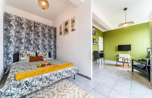 Stay Cosy Lille I Tourcoing - Appartement - Hypercentre - Parking securise - Wifi - Netflix - Cuisine - Foto 2