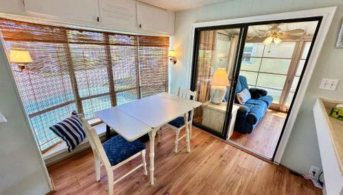 Aquahouse is an Adorable 1 Bed 1 Bath Beach Bungalow just steps from the ocean! - Foto 4