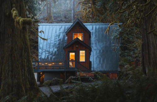 Secluded Forest Cabin with Hot Tub and Private Waterfall - Foto 4