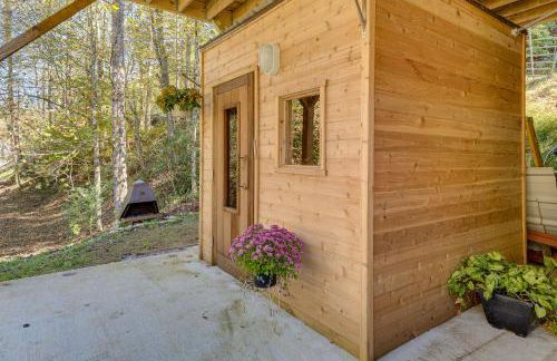 Deck and Sauna Avalon Woods Riverfront Retreat - Foto 35