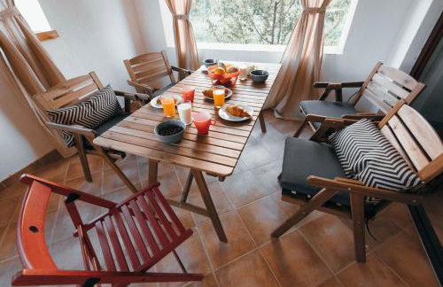 Cozy country home with heated outdoor pool - Photo 12