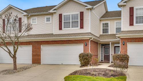 Close to Main Street Townhome in Zionsville - Foto 3