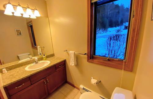 V3 Gorgeous SKI-IN Mountain View Townhouse with great views in Bretton Woods Fast wifi - Foto 48