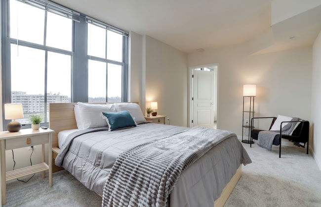 Walkable Alexandria Apts - Photo 24