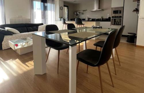 Dúplex rodeado de campos de golf y vistas al mar - Foto 3