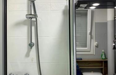 Grand Studio avec Balcon au pied de la Plage Clim Wifi - Foto 6