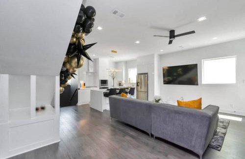 The Suite Spot! Downtown Skyline Views! Sleeps 12 - Foto 45