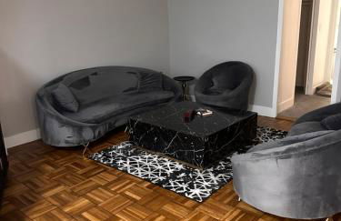 Warm and Welcoming - Photo 16