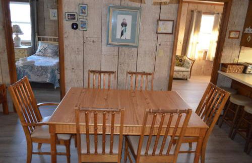 Spacious Beach House Steps to Sand - Foto 23