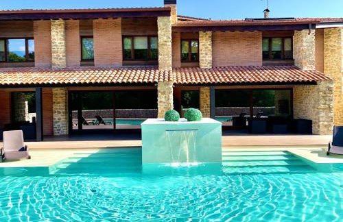 2 Apartamentos en villa con piscina privada en Asturias El Marquesau - Foto 2