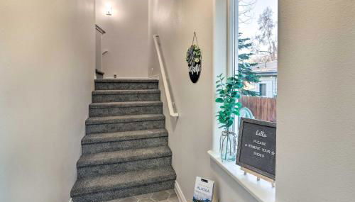 Stunning Anchorage Townhome about 5 Mi to Dtwn! - Photo 4