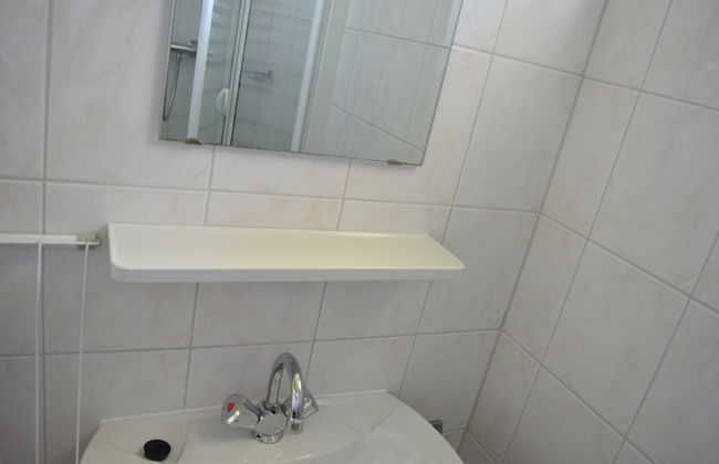 Semi-detached Bungalow with Dishwasher near Veluwe - Photo 9