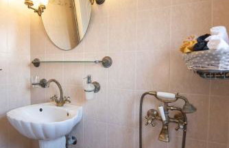 Dana's Luxury Maisonette - Photo 57