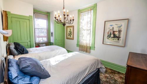 Parkside Paradise Elegant Victorian Home Just Steps from the Park - Foto 5