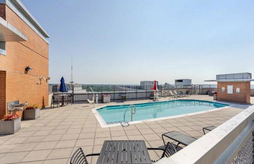 Downtown Silver Spring 2BR Skyline Balcony Suite Walkable to DC Metro LuxePad - Foto 2