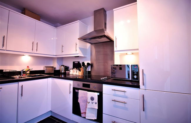 Solace Apartment Milton Keynes - Photo 13