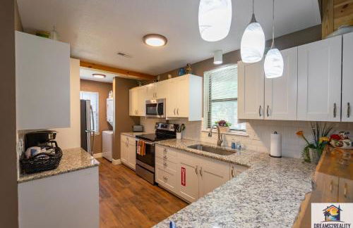 3BR Condo with Lake View - Trout Fishing - Playground - 2 Pools - Stairs Required - FREE TICKETS INCLUDED - PR69-9 - Foto 16