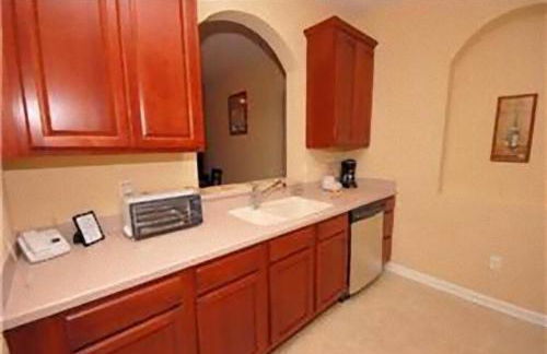 2 Bedroom private lakeview by Conference Center and Epic Universe walking distance - Foto 7