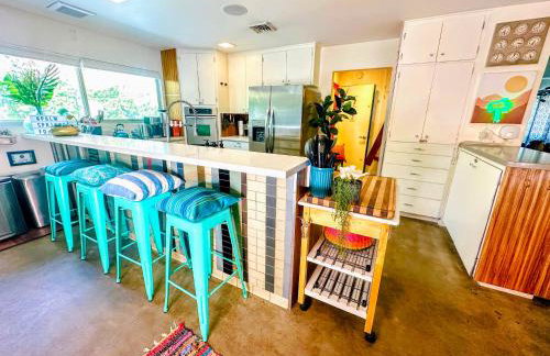 The Twin Palms Art House - vibrant, design-centric oasis, 2 mi to dowtown PS ID 3629 - Foto 13