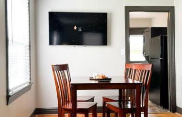 King Bed with Bunkbed Room - Gallatin Stays - Foto 7