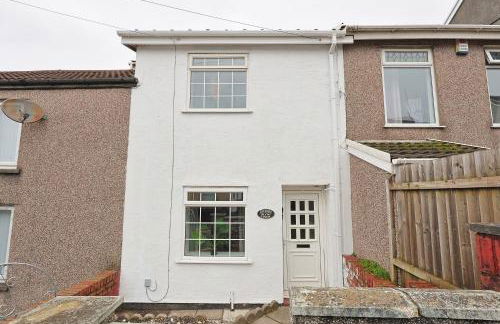 Perfect Booking 2 Bed Home in Merthyr Tydfil - Photo 46