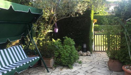 Casita blanca con fibra óptica y piscina cominutaria - Foto 4