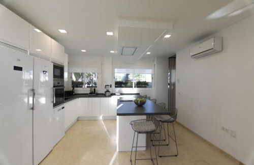 RentalSevilla Brisa del Aljarafe con piscina climatizada a 15 minutos de Sevilla - Foto 14