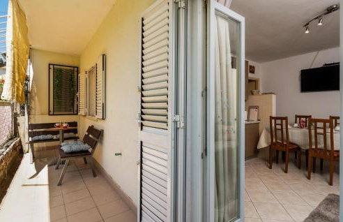 2 Bedroom Amazing Apartment In Split - Foto 3