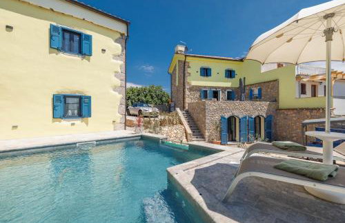 Villa Melary with Pool and Jacuzzi - Photo 3
