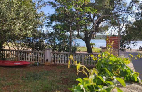 VILLA PUNTA BLAVA - Beachfront Family Villa with Sea View - no pets allowed - Foto 53