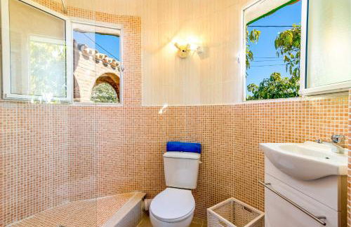 Villa Alqueria by Villa Plus - Photo 23