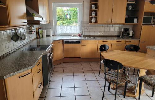 Großes Haus mit Garten, Sauna, Flügel, Kamin uvm - Photo 3