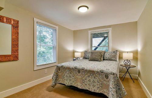 Renovated Bungalow with Panoramic Sunset Views near Black Mountain, NC - Foto 48