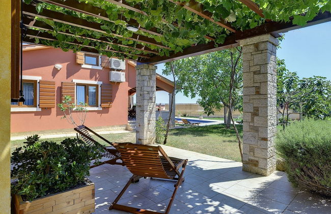 Villa in Peroj With Private Pool & Near Beach - Foto 26
