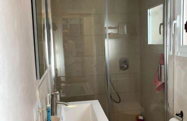 Chalet Ciudad Ducal con piscina y jardin - Foto 6