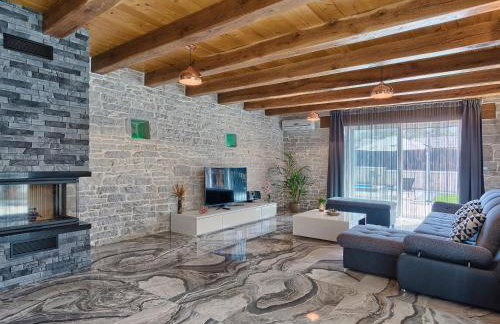 Villa Patrick-Luxury stone house in the center of Istria - Photo 34