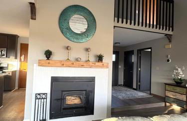 Haven @ the Lake | Hot Tub | Fire Pit| Fireplace - Foto 6