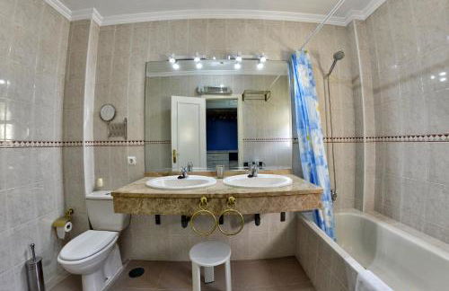 WonderStays Chalet El Naranjo - Photo 13