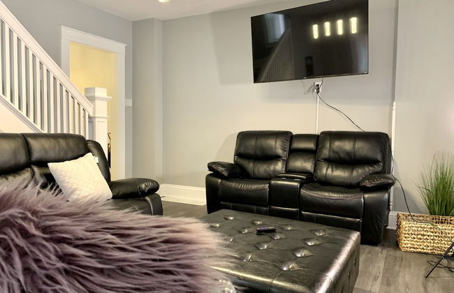 Texas Hold-em Duplex- 3BR Free Parking - Foto 18